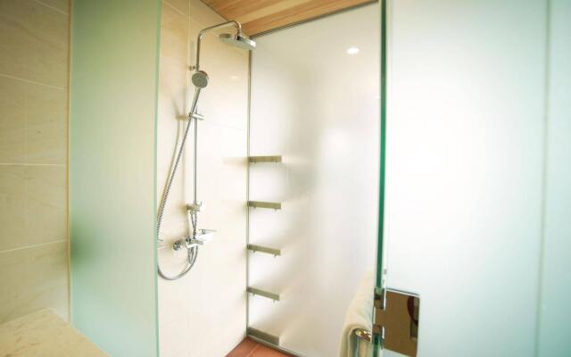 Jeju Bom Stay & Art Gallery