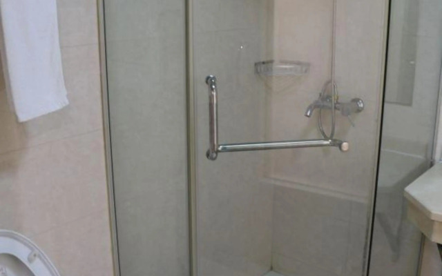 Deyuanju Business Hotel