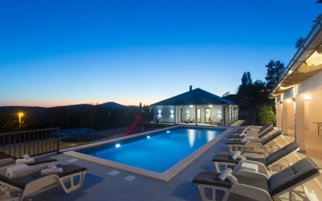 Marijana - Modern With Pool - H