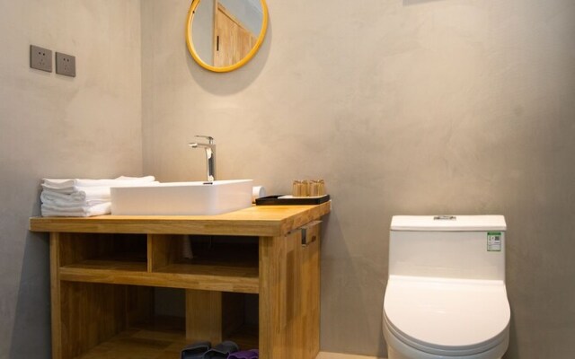 VINAWHISPER Boutique Hotel