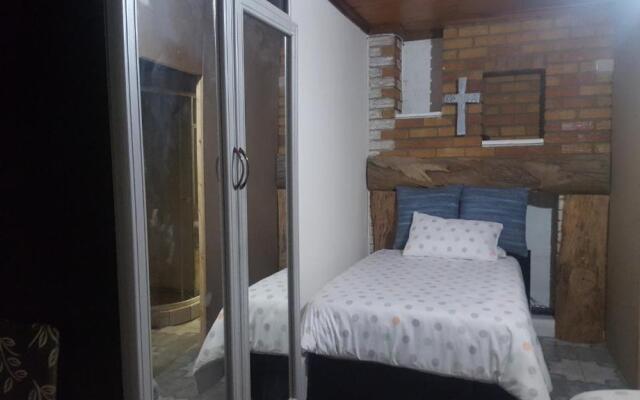 Room in House - Patzerella's Cozy Nest