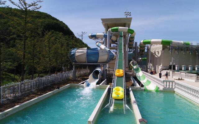 High 1 Convention Hotel