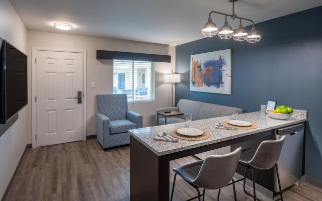 Stay APT Suites Alexandria-Fort Belvoir