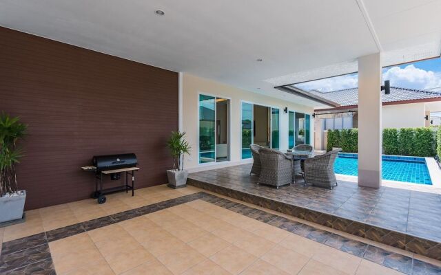 Luxury Pool Villa A18