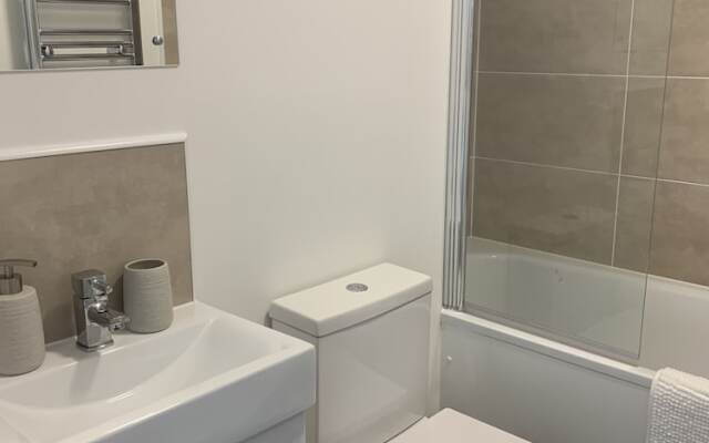 Top Floor - Serviced Apartments