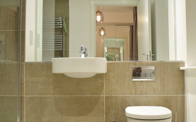 2 Bedroom Flat in Park Royal