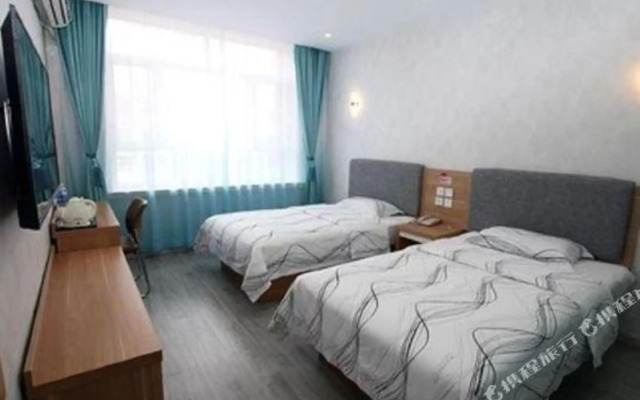 City 118 Chain Hotel (Ulanhaote Wuyi Square Store)