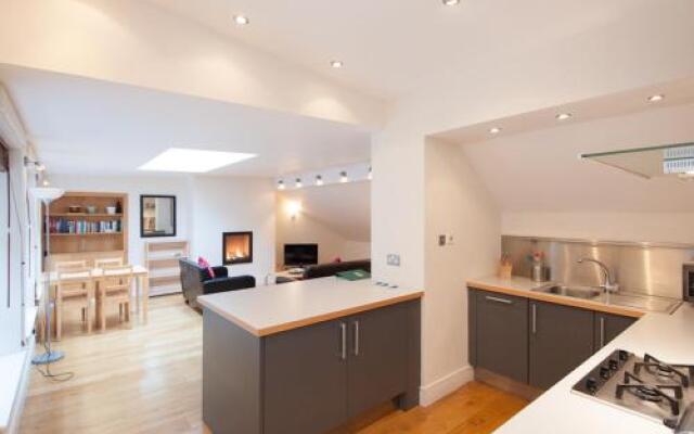 Apartment Thistle Lane
