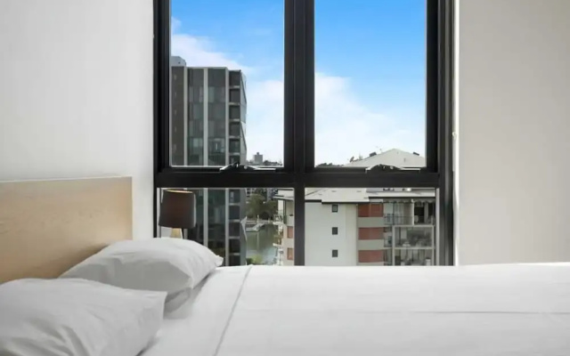 Spaciously Bright 1-bed Apartment