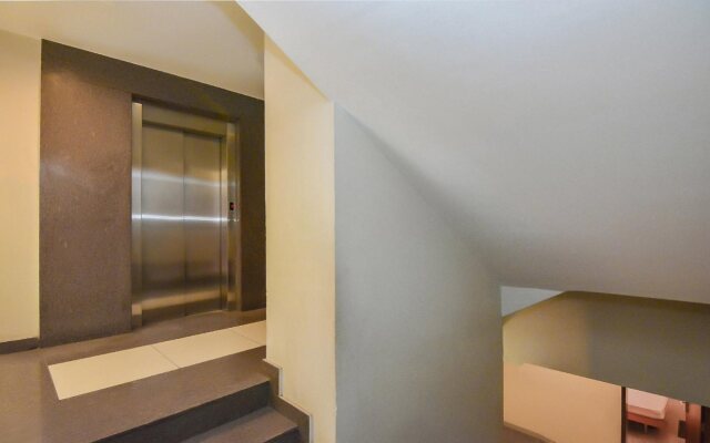 OYO 18803 Smart Inn