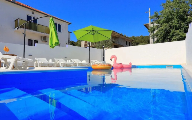 Modern Apartment in Bibinje With Pool