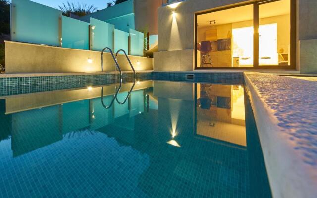 Gallery Luxury Suites & Rooms