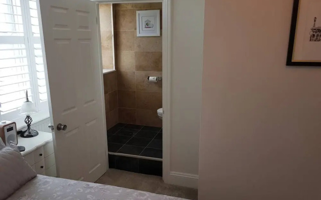 Direct Sea Views, Seafront Location & Free Parking