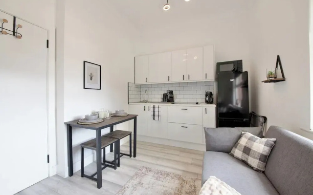 Modern City Apartment in London