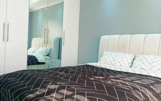 Lux Suites Grandville Apartments