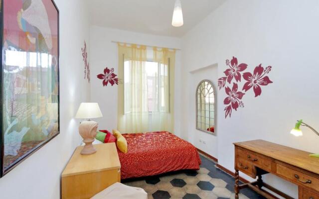 Large flat 30min Colosseo