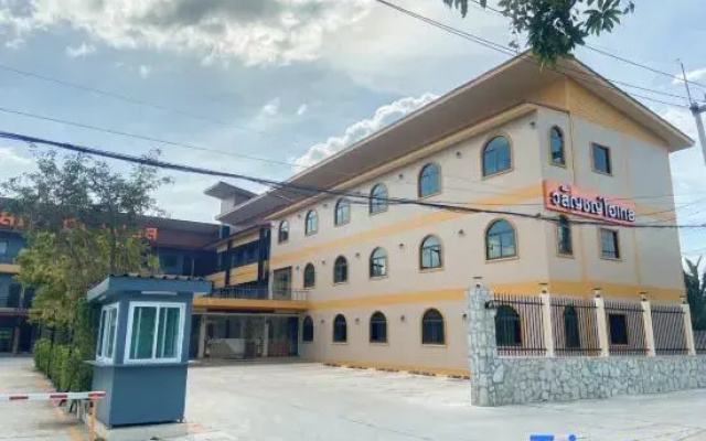 Walan hotel sriracha