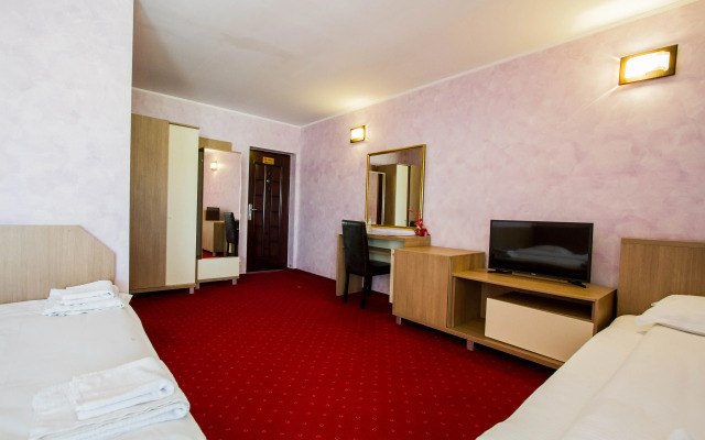 Complex Turistic Max International