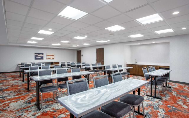 Hampton Inn & Suites Muncie