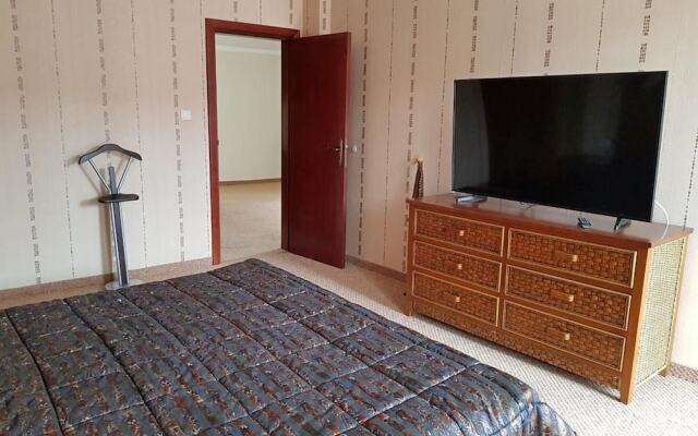 Meta Beach Budjet Hotel