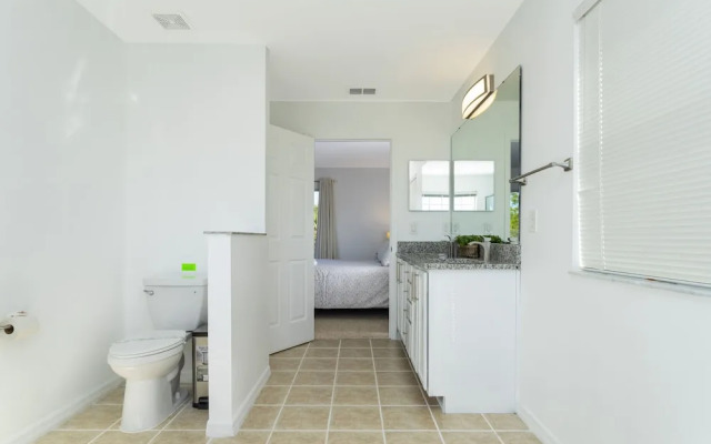 Beautiful 5Bd Single Family w/ Game Room @ 106 Lake Wilson Preserve