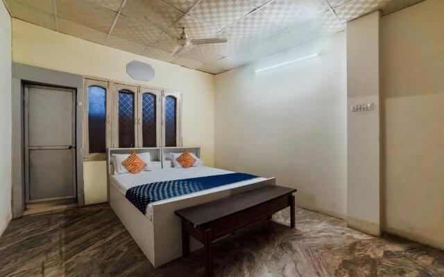 SPOT ON 74621 Hotel E Square Nxt