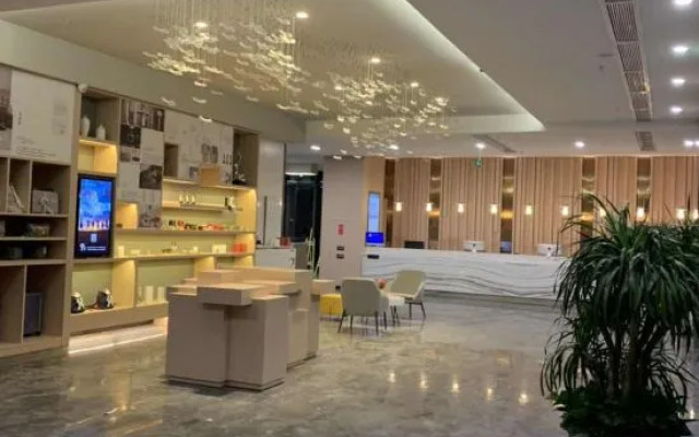 Atour Hotel Shenzhen Longgang Shiyaling Metro Station