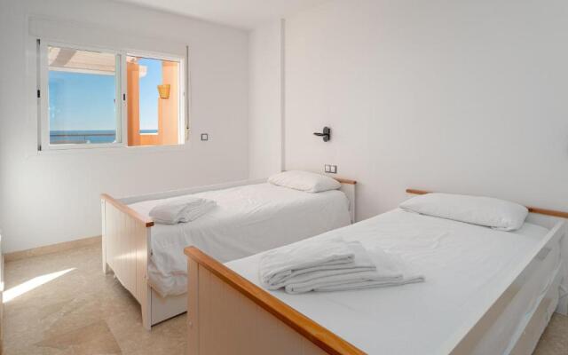 2163-Amazing penthouse, 2 terraces sea-golf view