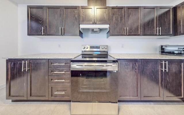 Elegant 3-bedroom House - Bowmanville