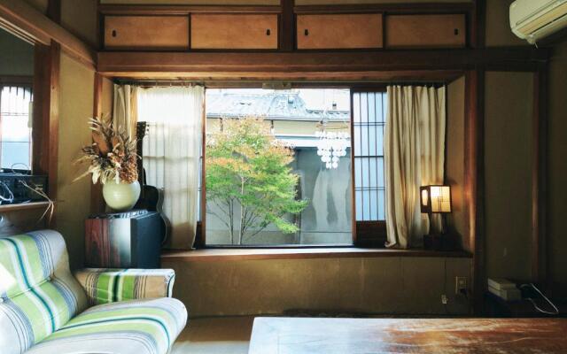 Gojo Guest House Annex - Hostel