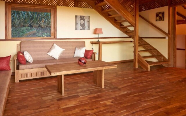 Jungle House- Natural Ocean View Cabin