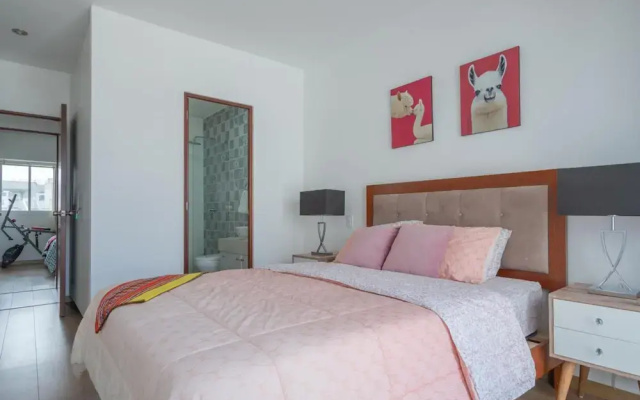 Exclusive Penthouse With Private Rooftop Jacuzzi BBQ Game Room