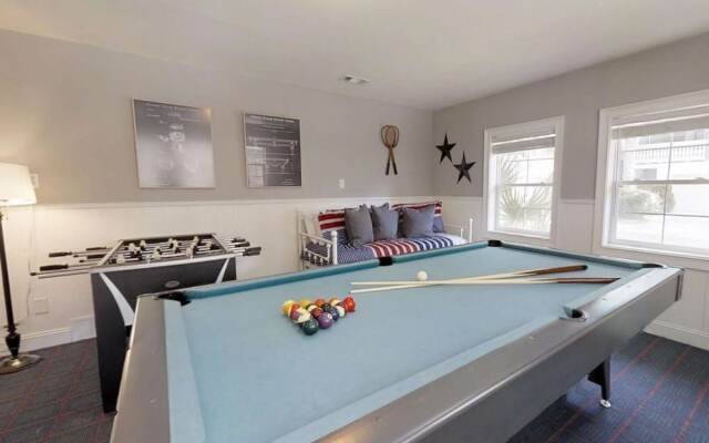 Palm Breeze 5 Bedroom Holiday Home