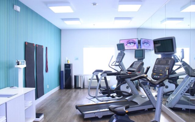 Holiday Inn Express & Suites Mansfield by IHG