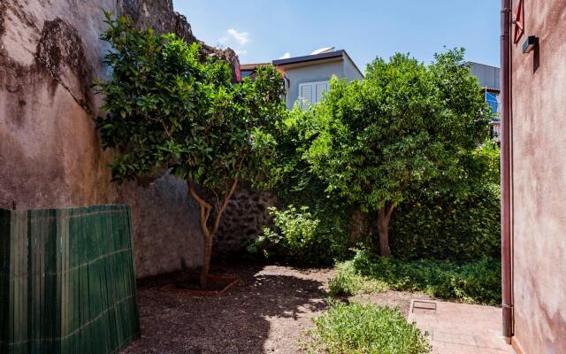 Gli Iris Apartments - Casa Fucsia by Wonderful Italy