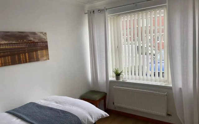 Superb Holiday Home in Springfields, Llanelli