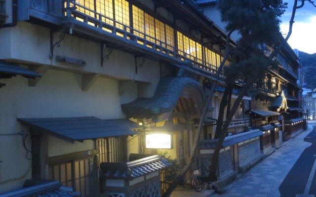 Historical Ryokan Hostel K's House Ito Onsen