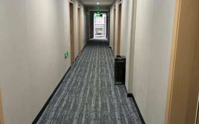 Yuting Lvtu Hotel (Tianquan Hospital of Traditional Chinese Medicine)