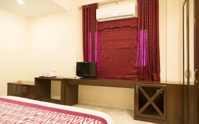 OYO 1322 Hotel Galaxy