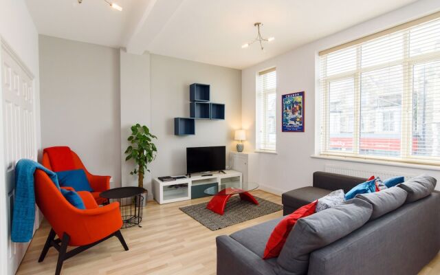 2 84a Albany Road