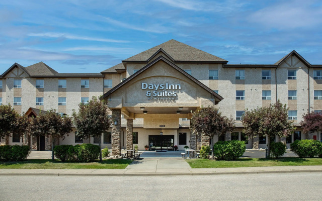 Days Inn & Suites by Wyndham West Edmonton