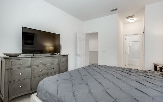 Solterra - 6116 Broad Oak Drive