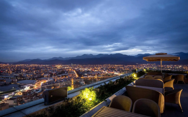 Cuncyue Hot Spring Resort