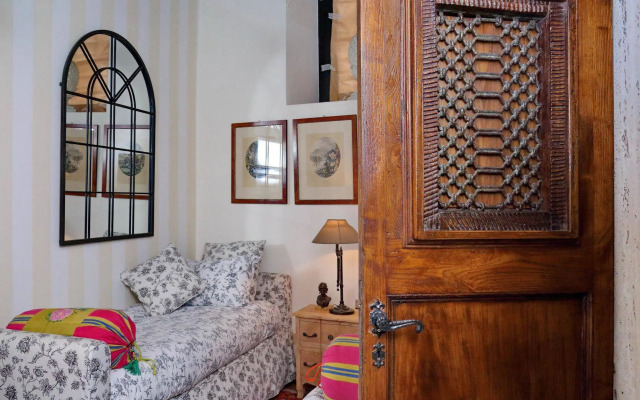 Town House - Treasurerome Collection