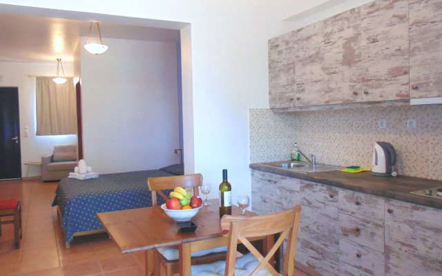 Paraktio Beach Apartments