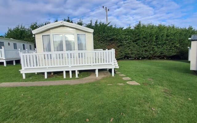 Remarkable 3-bed Lodge in Newport Isle of Wight