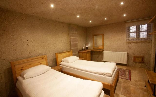 Narcissos Cave Hotel