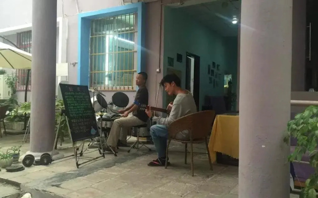 Whale Song Travel Inn