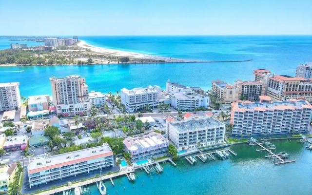 Bayway Luxury Townhome 4 Bedroom Townhouse by RedAwning