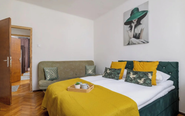 Family Apartment in Cracow by Renters